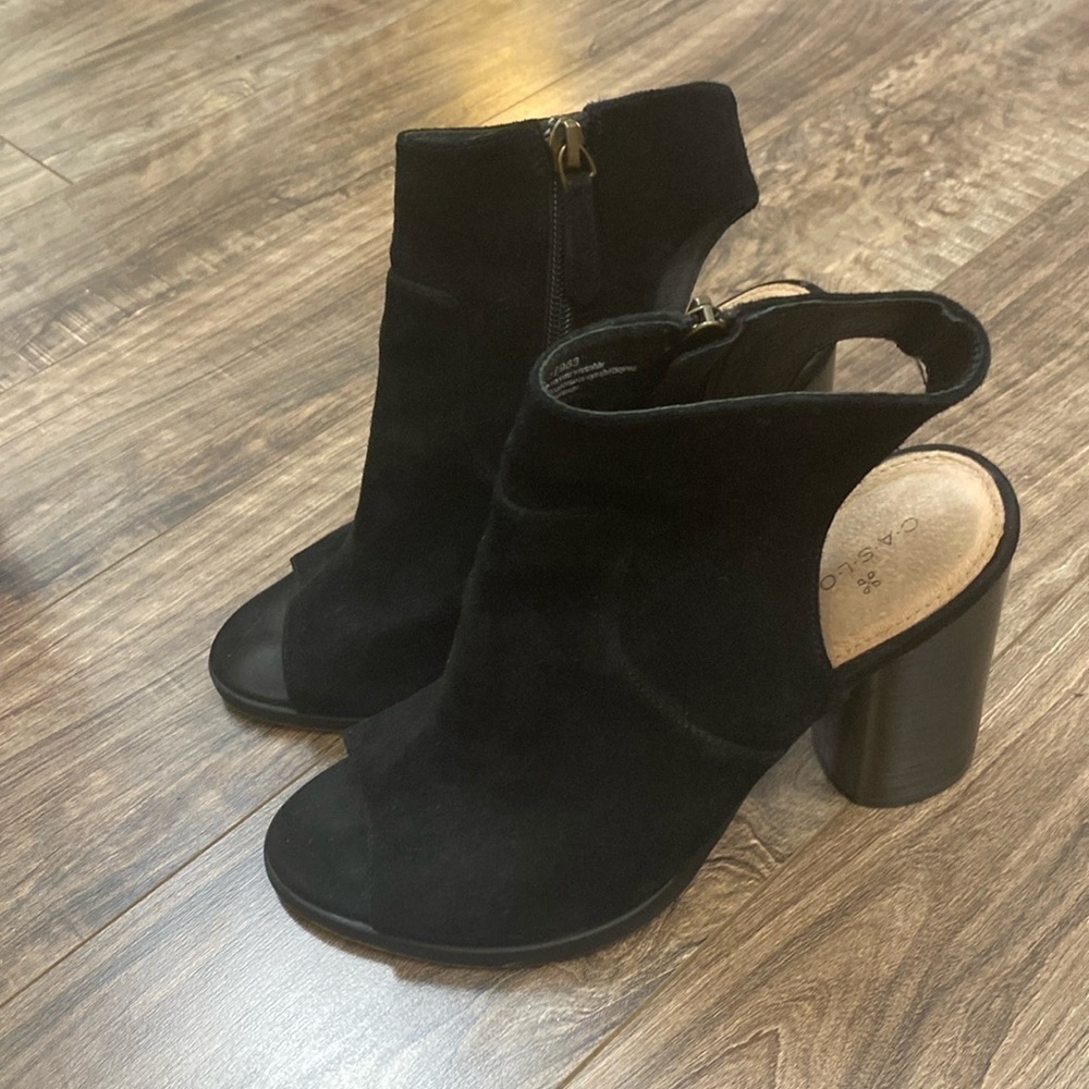 Nordstrom Caslon Black Suede Ankle booties with open toe and heel size 7M